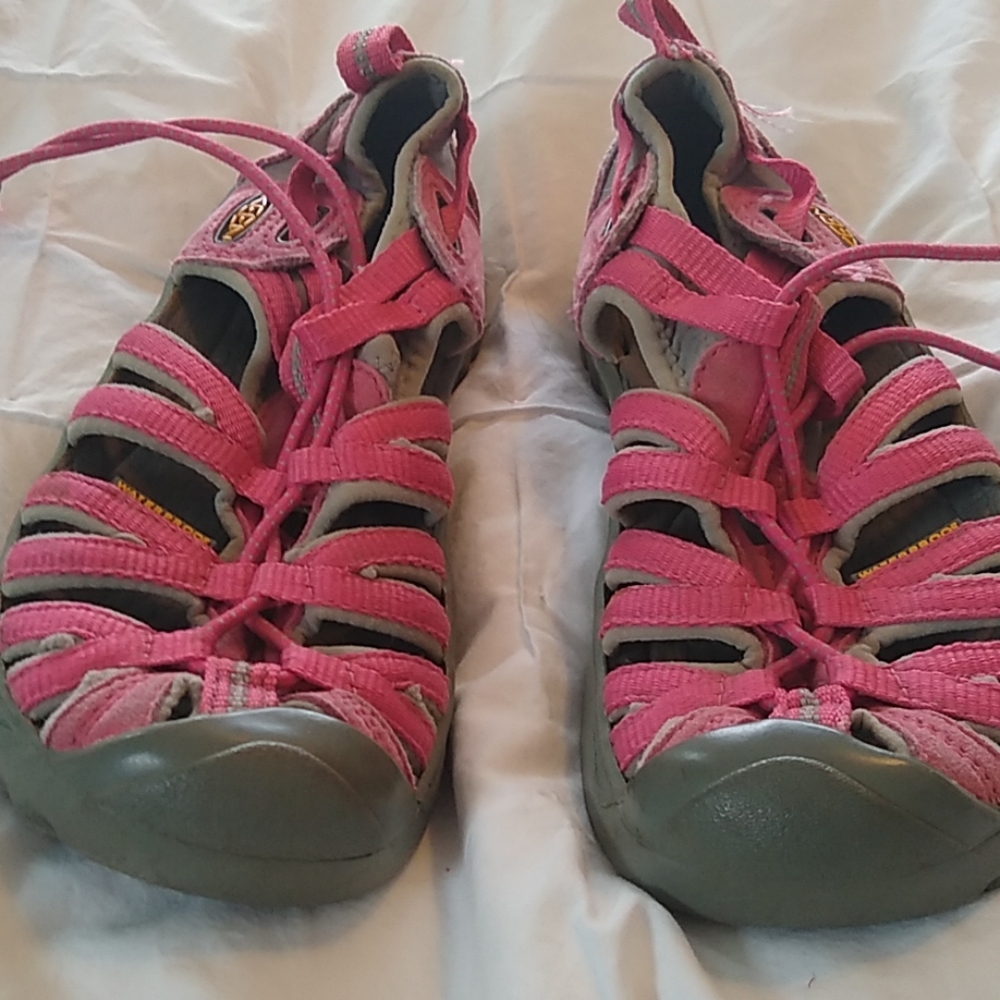 Girls pink Keen sandals